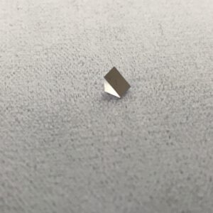 Prism 3.50 x 3.50 90°